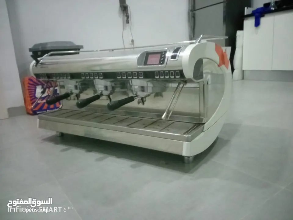 *آلة قهوة إيطالية احترافية Nuova Simonelli Aurelia II
