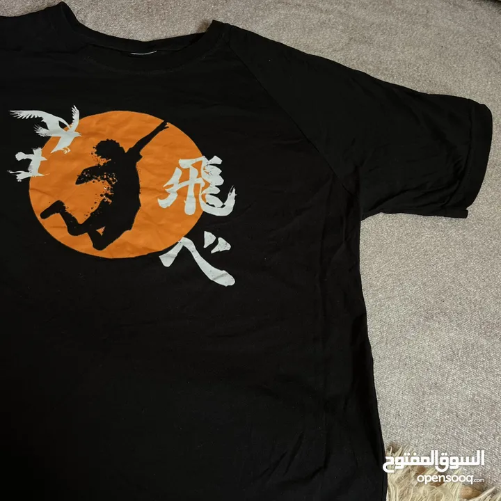 بلوزة انمي haikyuu. حجم لارج مناسبة للجنسين. مناسبة للصيف. لمحبي الانمي.