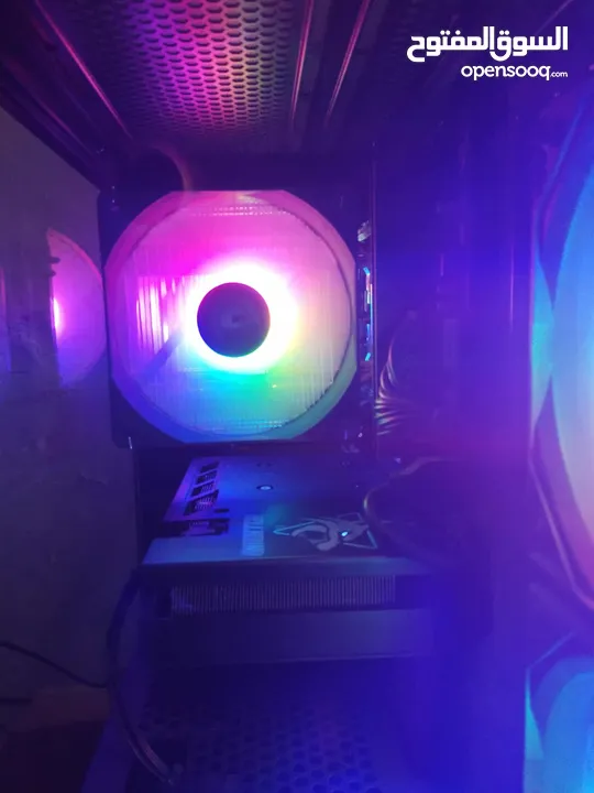 الجهاز موجه ل محبين الamd فقط كرت ومعالج من amd طبعا وحش بلاداء ومعظم القطع جديدة