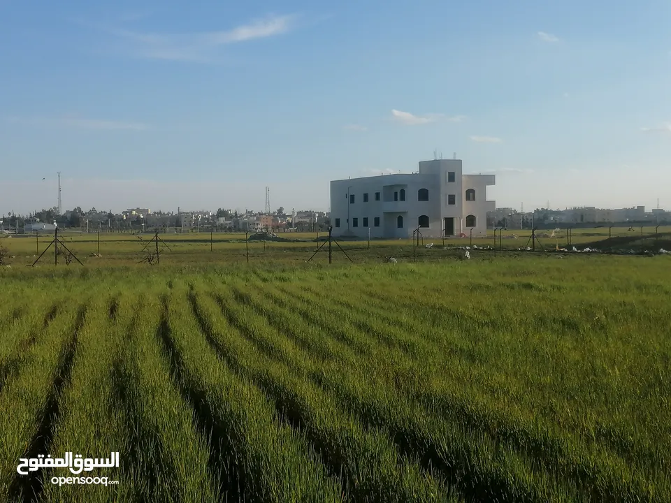 أرض قرب شارع المطار الجيزة حوض الحجرة من المالك