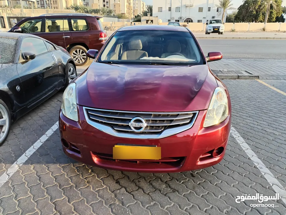 Nissan Altima 2010 very clean