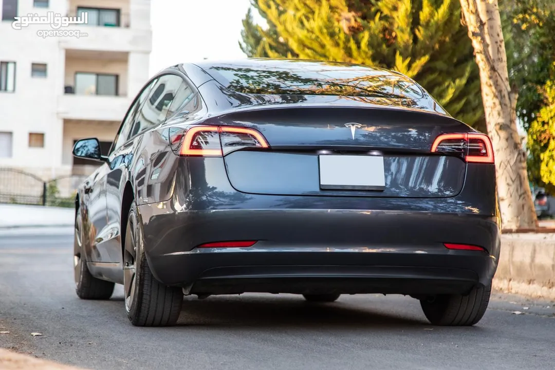 تيسلا model 3  tesla 2023 ستاندر  فحص كامل بحاله الوكاله  لون فيراني
