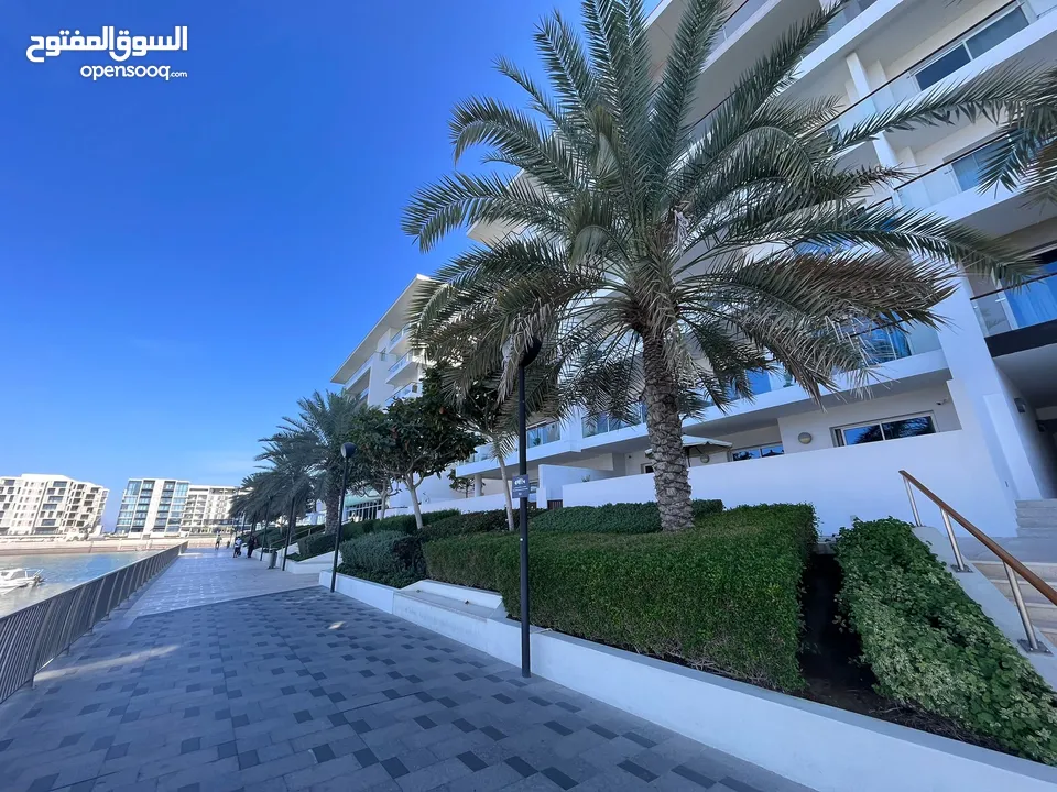 4 BR Incredible Apartment in Al Mouj for Rent