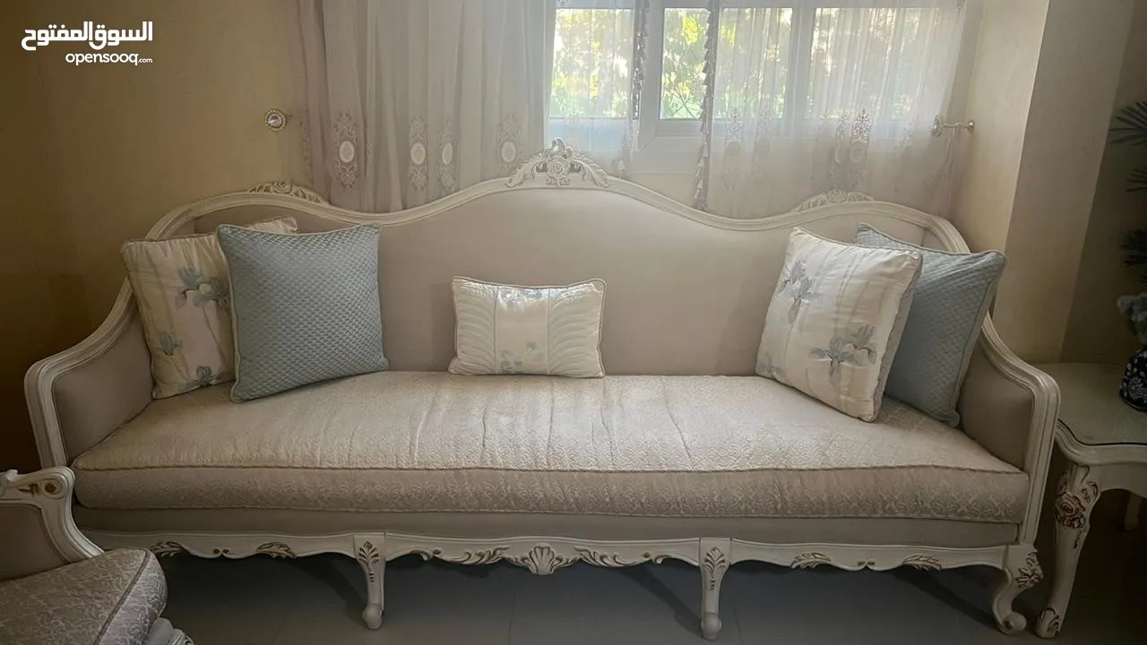 طقم كراسي وطاولات لصاله الجلوس