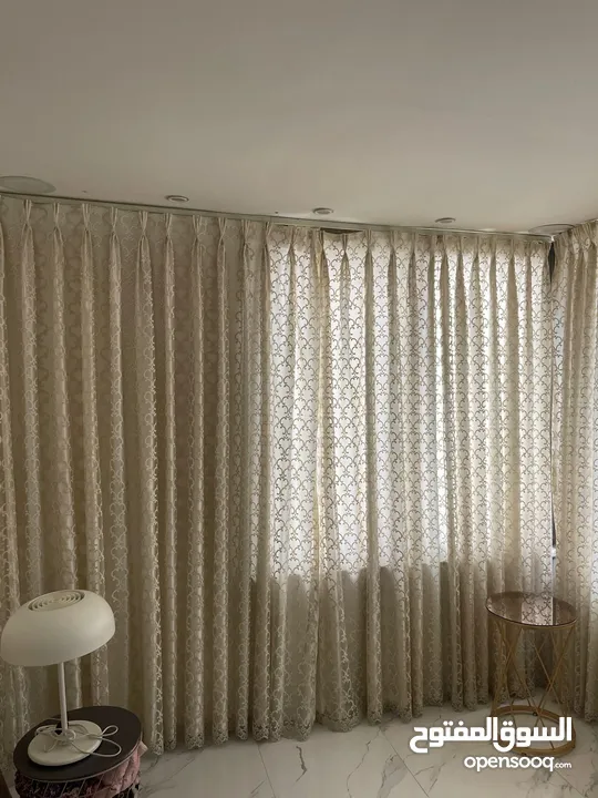 عفش بيت للبيع (مكيف،كنب، طاولة تلفزيون، طاولات وسطية، برادي، ، مغسلة،) *سعر حرق*  *الرقم بالعنوان*