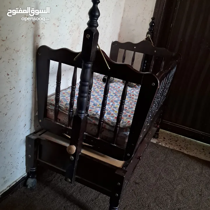 تخت بيبي للبيع