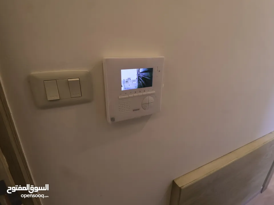 شقة شبه أرضي مساحة (190م) داخلي (100م) خارجي للبيع في أرقى مناطق ام حجير شفا بدران