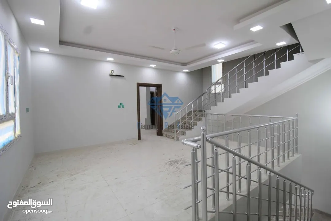 #REF1037    Beautiful  4 Bedrooms+ Maid Room Villa For Sale In Bousher Al Awabi