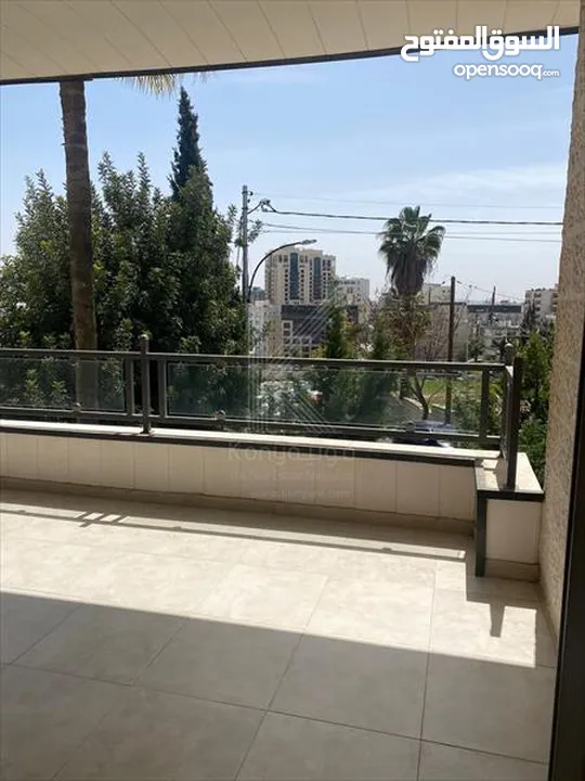 فيلا مستقلة فاخرة للبيع أو للايجار في ام اذينة