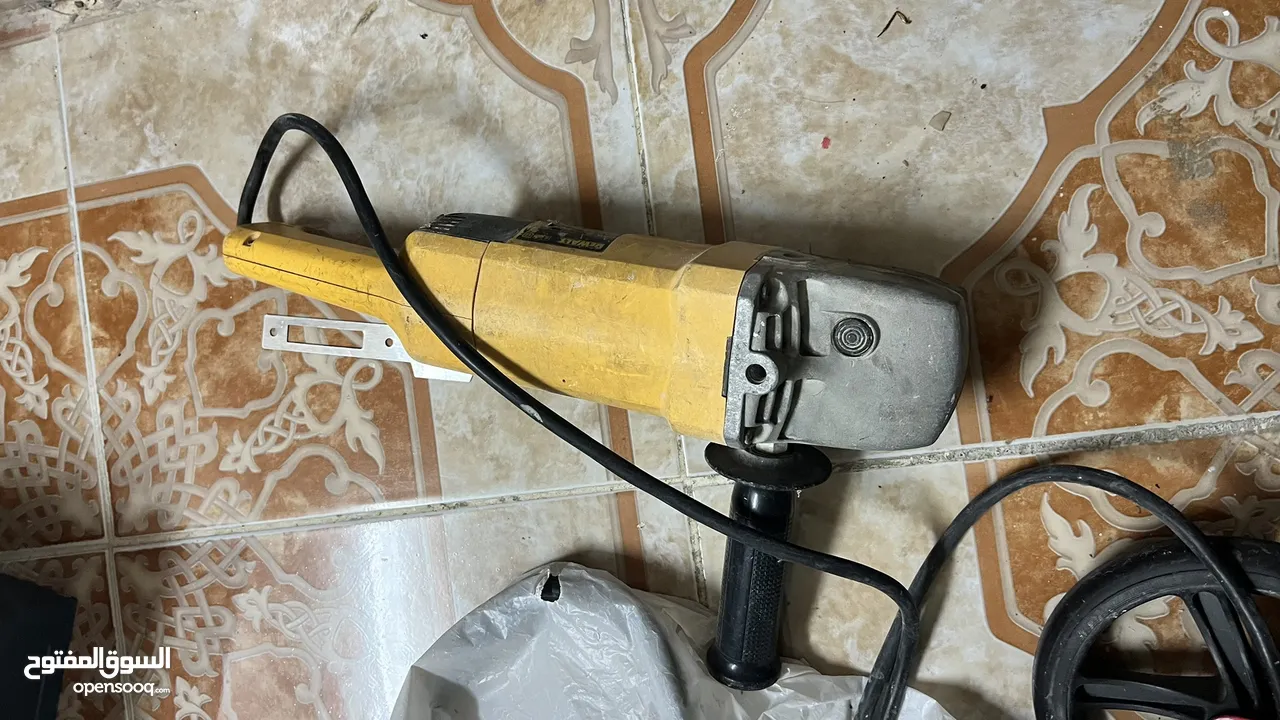 للبيع جلندر من شركة DEWALT