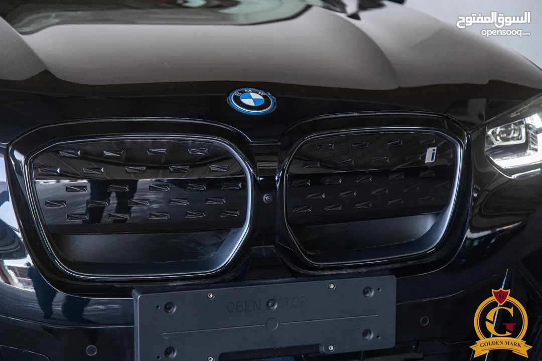 الان لدى شركة العلامة الذهبية لتجارة السيارات   BMW IX3 2024 M kit full Electric