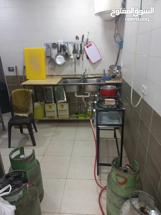 مطعم حمص فلافل