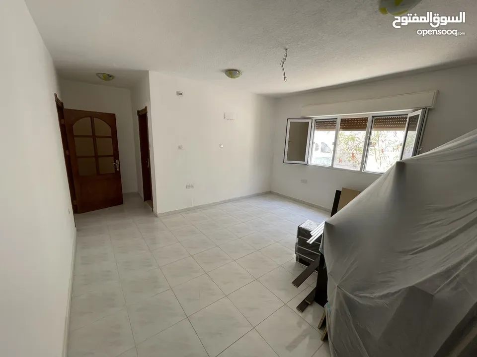 عمارة للبيع فل عقبة تاسعة جمعيات شقتين كل شقة 200 متر+ تسوية 80 متر بسعر مغري مساحة الارض 476