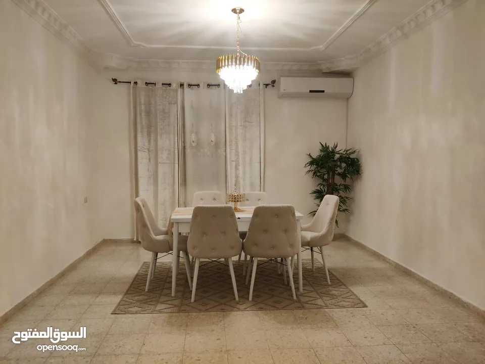 متوفر شقة بطولكرم دوار السلام دخلة ريم البوادي مساحتها 135 ومع بيت الدرج 145  دلكس جاهزة  بدون مصعد