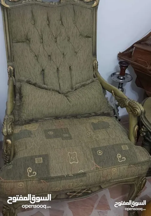 طقم كنب مع طاولات