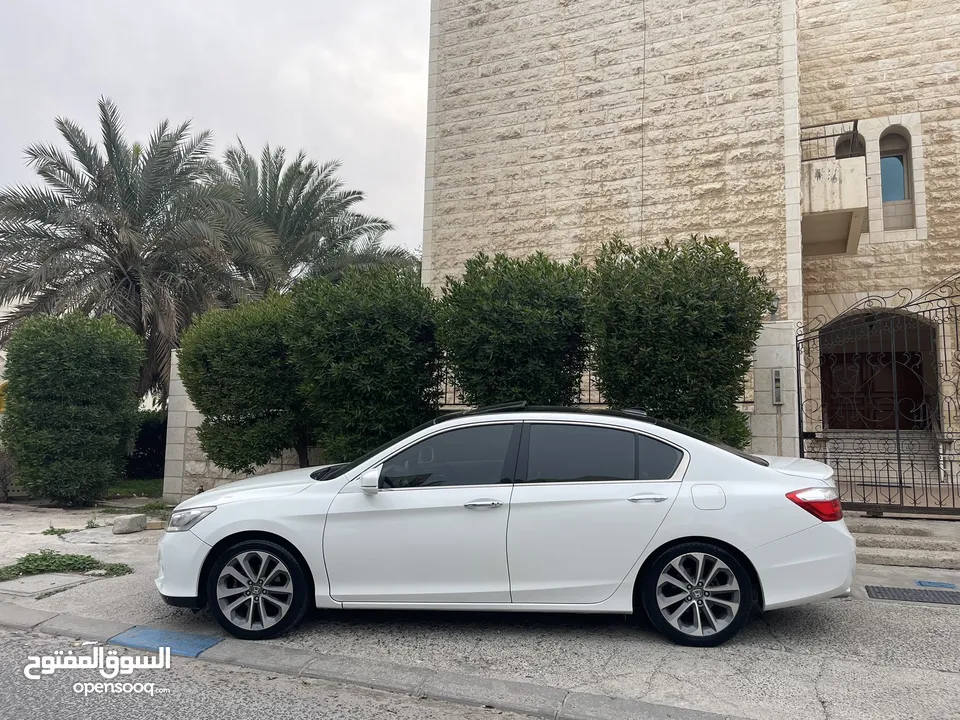 للبيع هوندا اكورد اعلى درجة سبورت