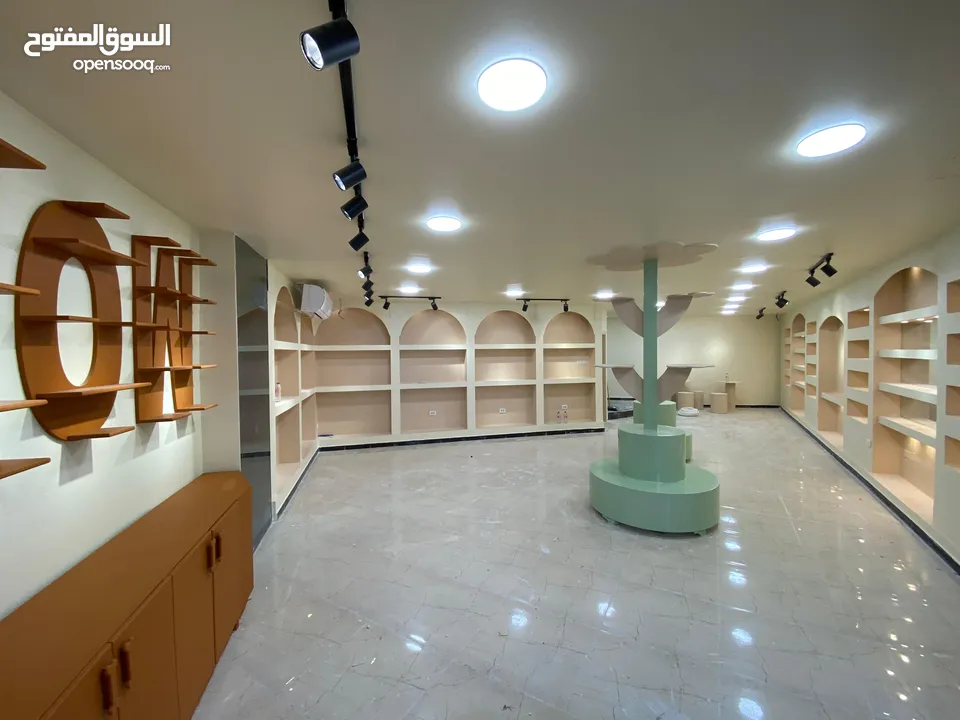 محل مستلزمات حيوانات اليفة ويصلح الأشغال اخرى للايجار السنوي في الرابية