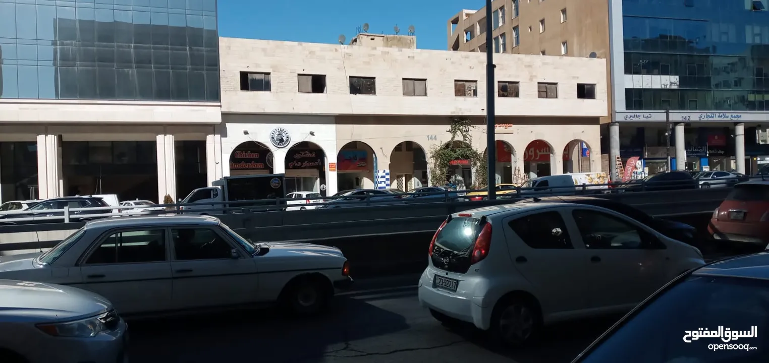 محلات في شارع المدينة المنورة والجاردنز للايجار