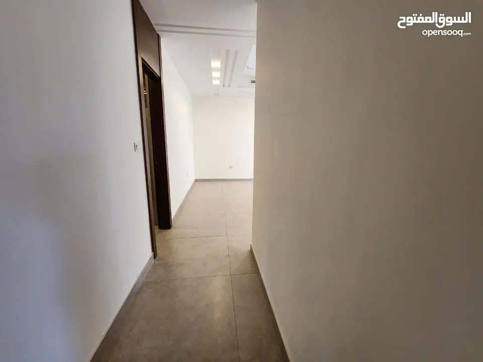 شقة طابقية فاخرة للبيع في عبدون  ref : 14389