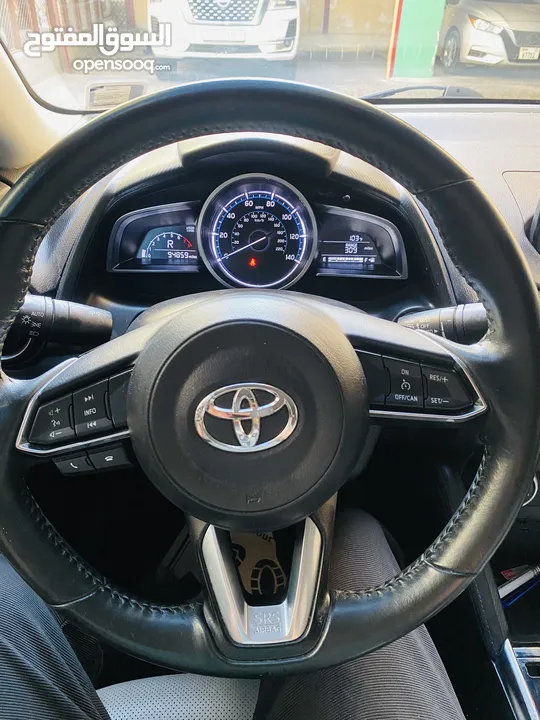 Toyota Yaris IA XLE sport