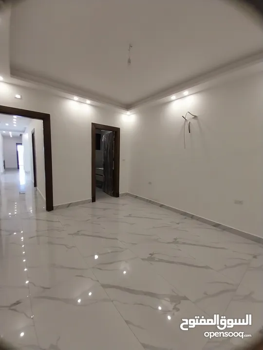 في خلدا 170م مع بلكونة