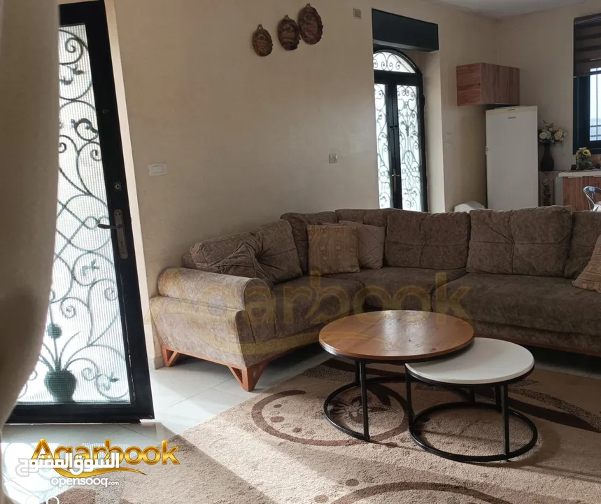 بيت مستقل مع مساحة خارجية للبيع رافات – قرب صيدلية يامن