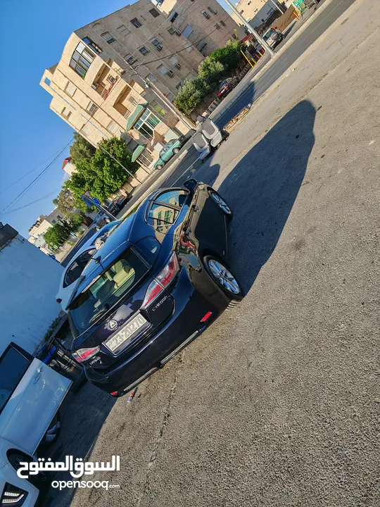 LEXUS-CT200 بحالة الوكالة فل عدا فتحه فحص كامل