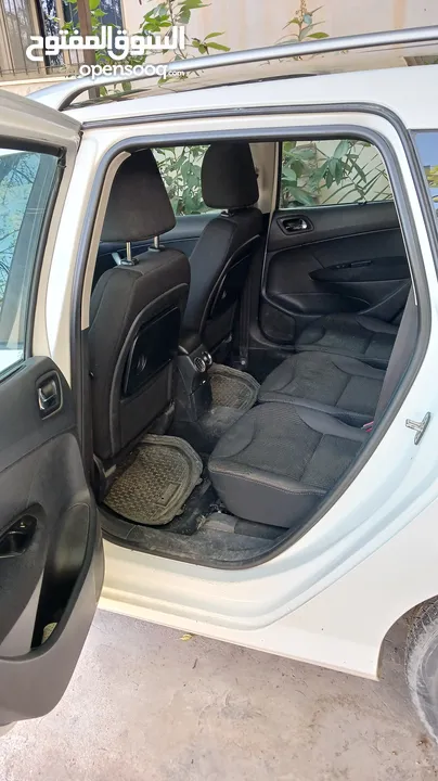 بيجو 308 ستيشن 6+1