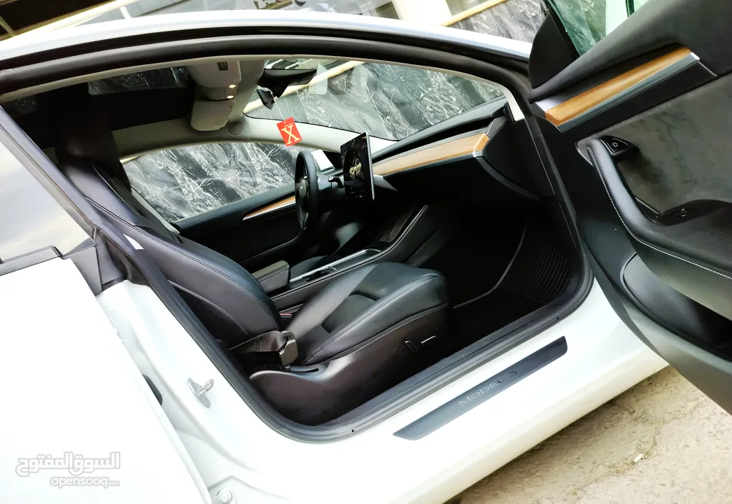 تيسلا 2022 model 3 فحص كامل 4 جـــيـــد بدون ملاحظات بودي (كرت ابيض) بحالة الوكالة بسعر لقطة ومحرووق