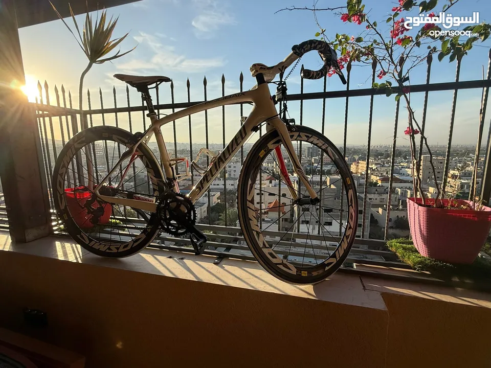 دراجة هوائية Specialized Roubaix Elite.