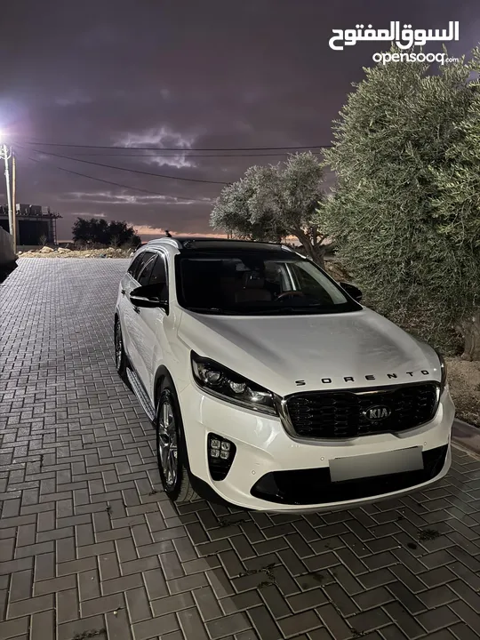 جب كيا سيرونتو موديل 2019مطور 2200ديزل دفع رباعي فل الفل ولا ناقصو اي اضافة البيع بسسب السفر