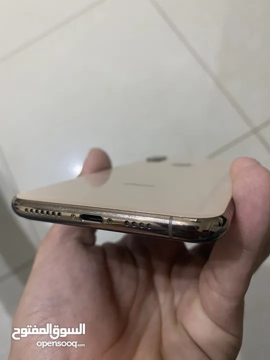 للبيع بسعر ممتاز iphone xs max 256 GB