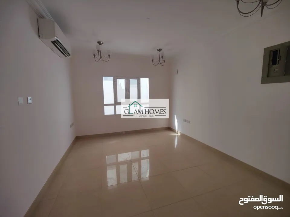 Glamorous 5 BR villa available for rent in Shatti Al Qurum Ref: 588H