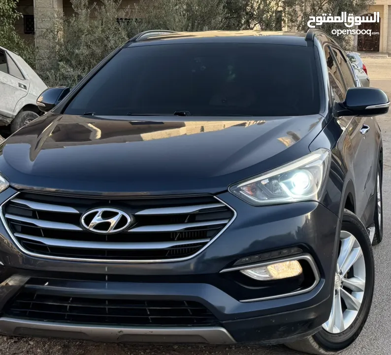 هونداي سانتافيه 2016 امكانية البيع بدفعه 40 كاش وشيكات لسنه فقط