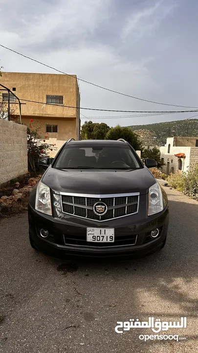 كاديلاك srx 2010 للبيع او بدل على سيارة صغيرة