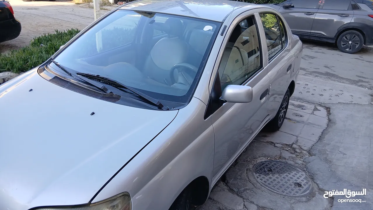 تويوتا ايكو موديل 2001 بحاله وكالة  فيها مكيف راكب لون سلفر قير عادي فحص مرفق مع الإعلان  2350 كاش