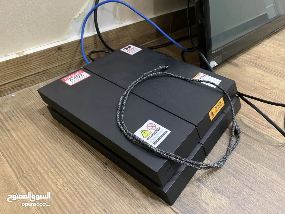 بليستيشن نضيييف مع ثلاث يدات