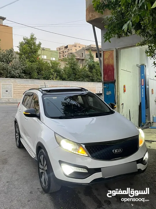 سبورتاج فل الفل فتحه بانورما كل السقف ضواو ليدات قدام ورا  كراسي جلد  صيانه دوريه