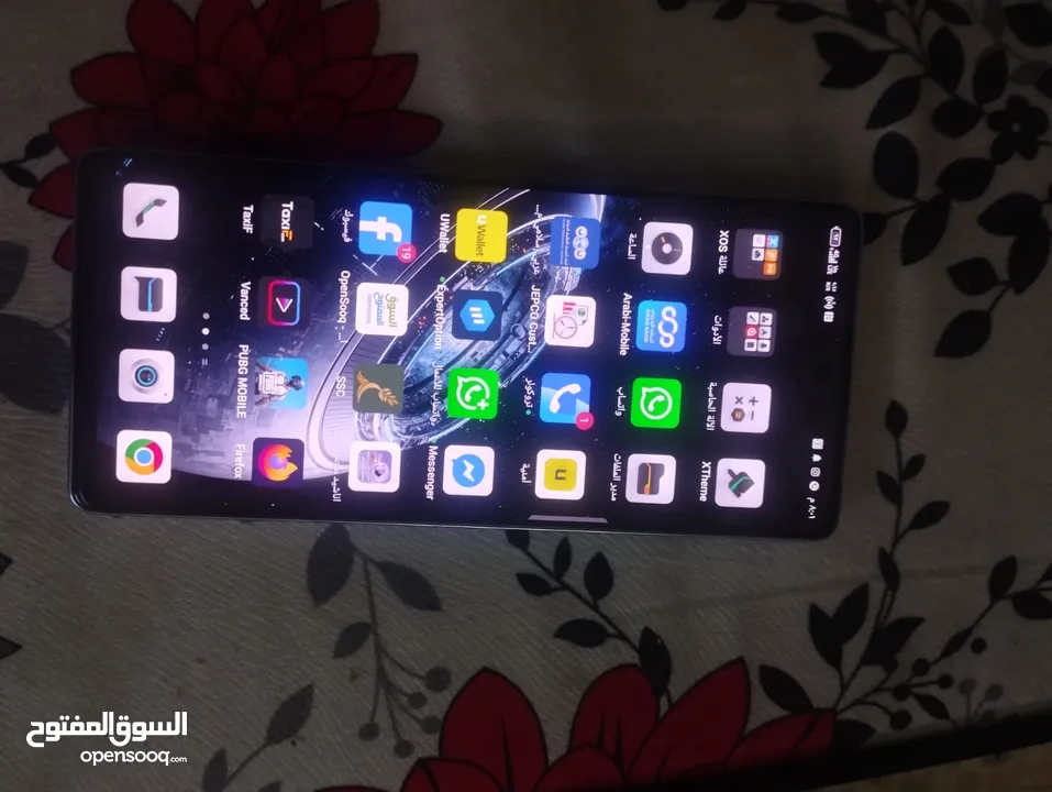 جهاز غني عن تعريف بسعر مناسب غير قابل لبدل  موجود رصيفه معو كرتونه  وسمعات فقط