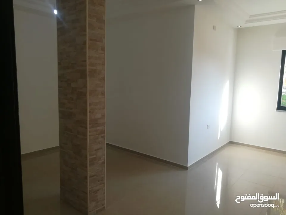 طابق مستقل من فيلا للايجار في ضاحية الرشيد مقابل فندق قصر الحرير