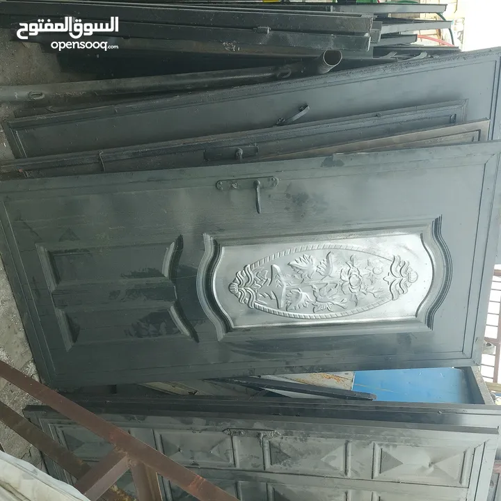 بواب شبابيك مطابخ مراجيح  بواب سحاب ماكنات خياطه ماكنات طباعه ماكنات تصوير وثائق خزانات ستيل