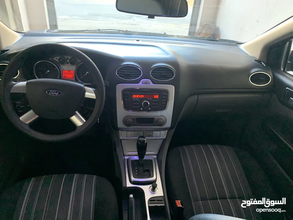 فورد فوكس 2009 لون كحلي اوتوماتيك 1600cc