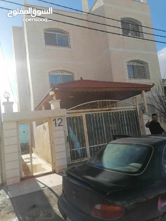 شقة للاجار مقابل مستشفى الملك طلال العسكري