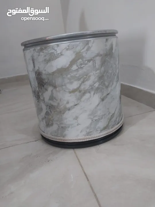 طاولات صغيرة مضيئة