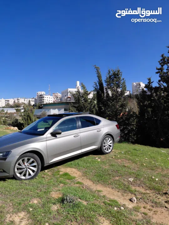 سكودا سوبيرب 4/4 280 حصان بانوراما اقتصادي جدا نضام الاستطفاف الذاتي 4 وضعيا قياده ممري كراسي صاروخ