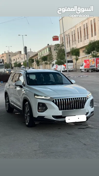 SUV هونداي سانتافيه فل اضافات ما عدا الفتحة