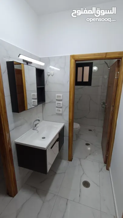 شقه للايجار الشهري 180 متر في دورا 1250 شهري