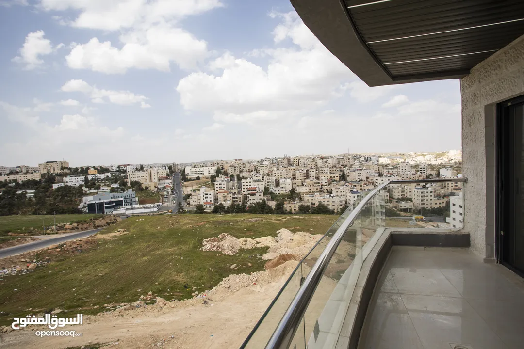 شقة فاخرة للبيع  في الجبيهة اطلاله بانوراما  من شركة الاسكان مع امكانية الدفع بالاقساط