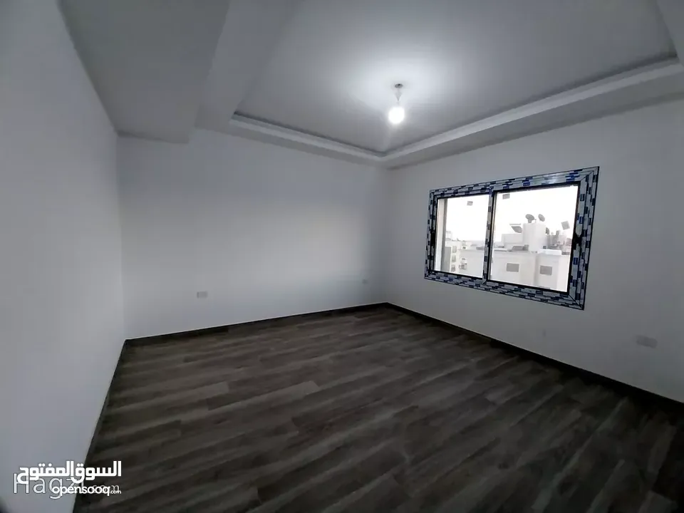 شقه طابق ارضي معلق بمساحه 415 متر طابقيه للبيع في منطقه الرابيه ( Property ID : 30922 )