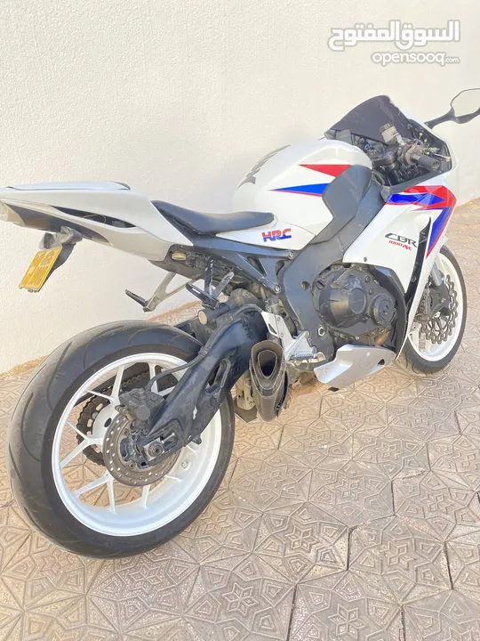 للبيع CBR 1000cc